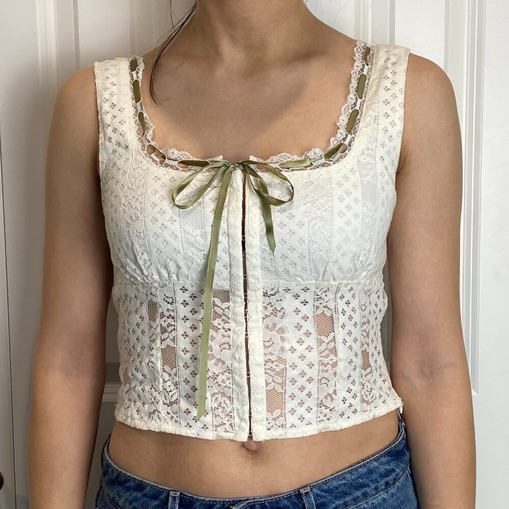 Beverly & Beck Cream Lace Crop Tank